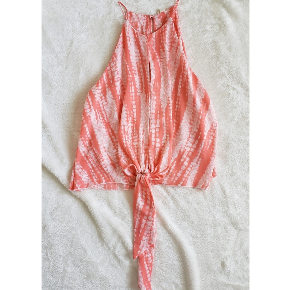 Cropped Keyhole Tie Bottom Tank Top